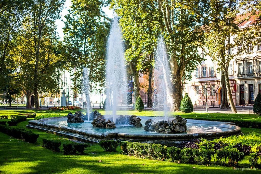 Local Heart At Main Square And Zrinjevac Park! Lägenhet Zagreb Exteriör bild